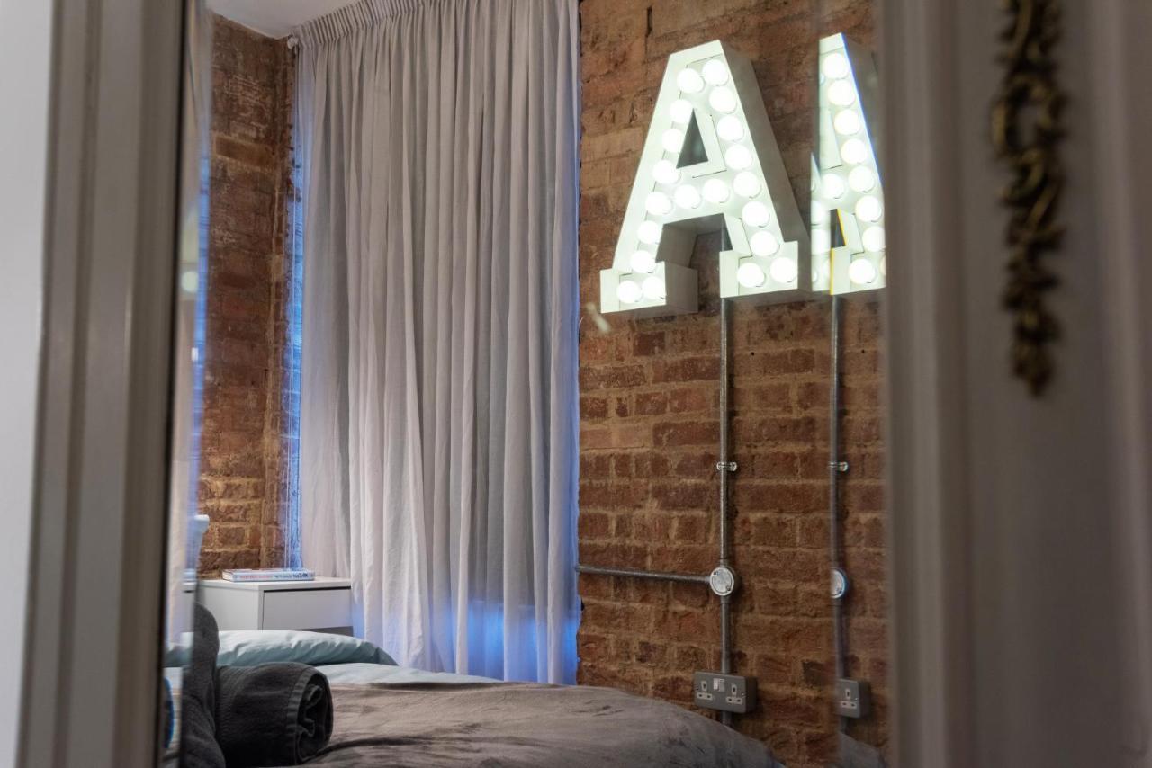 Amazingly Luxurious Loft Apartment, Soho - 3 Bedrooms, 2 Bath & Office Londres Exterior foto