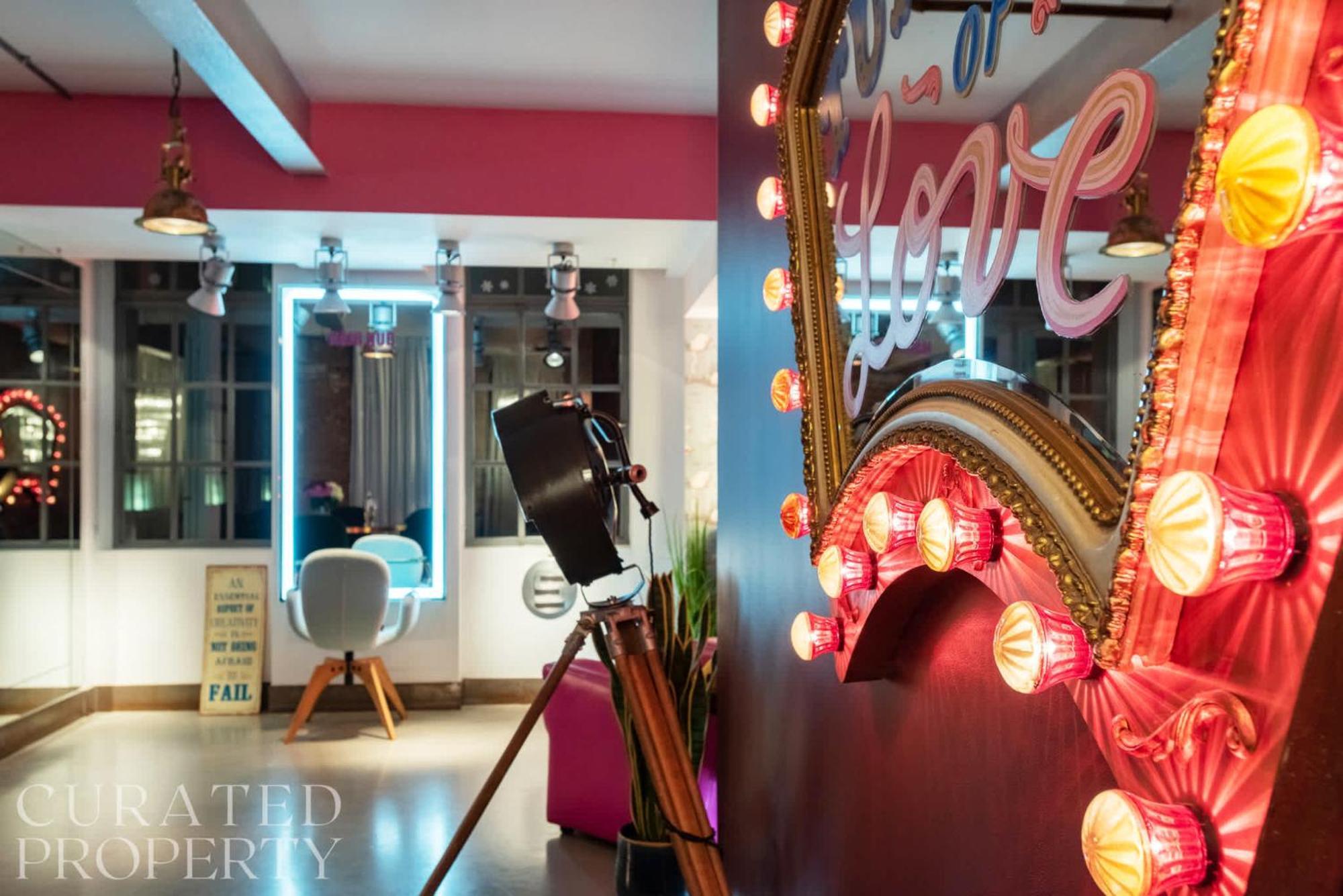 Amazingly Luxurious Loft Apartment, Soho - 3 Bedrooms, 2 Bath & Office Londres Exterior foto