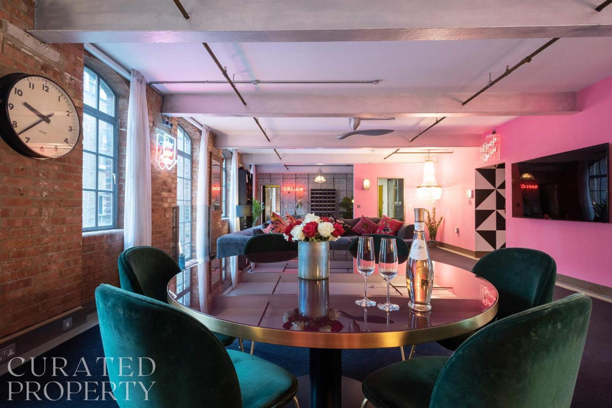 Amazingly Luxurious Loft Apartment, Soho - 3 Bedrooms, 2 Bath & Office Londres Exterior foto